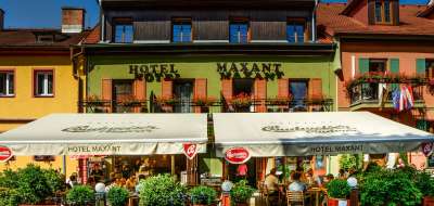 Restaurant and Cakery Maxant